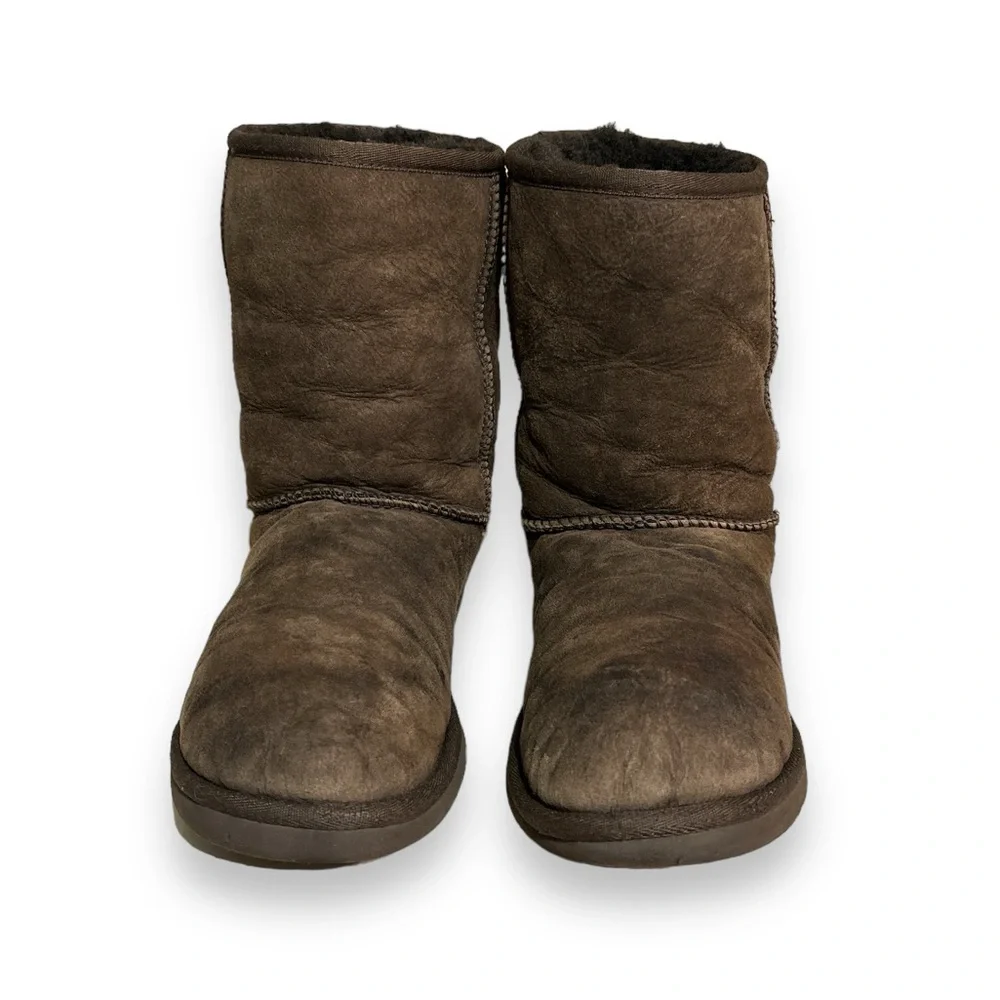 UGG Chocolate Brown Classic Short Boot Size 9
